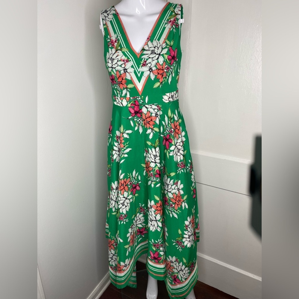 Vince Camuto Floral A line Handkerchief Green V-Neck Dress - Picture 4 of 12